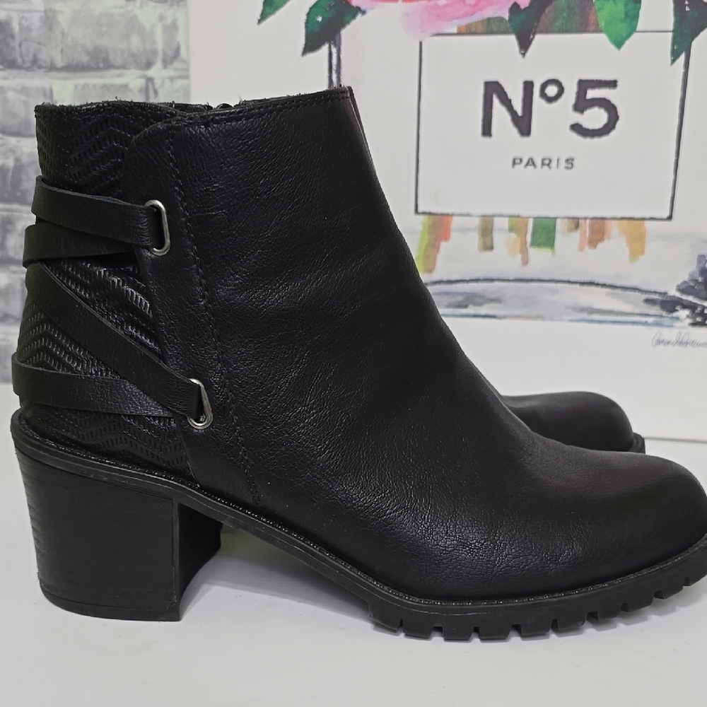 BareTraps Hensley Black 9M Lug Boots Stacked Heel - Picture 4 of 13